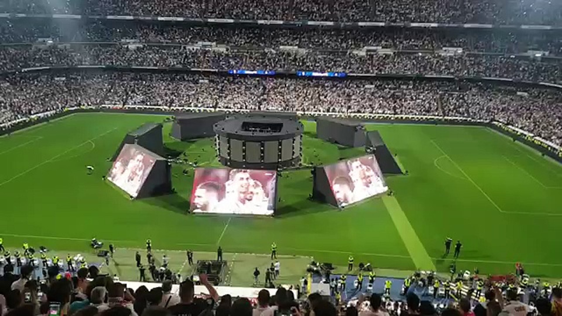 Real Madrid fans celebrate Champions League win at Santiago Bernabéu -  Vidéo Dailymotion