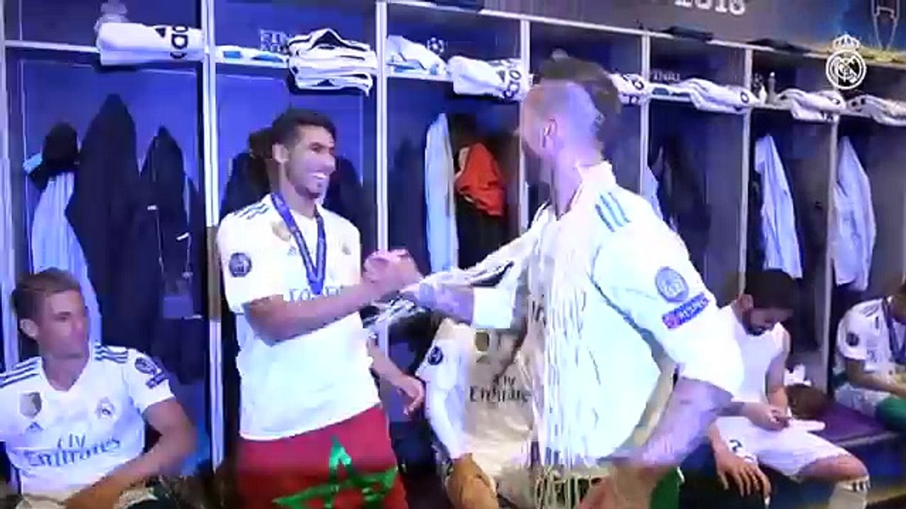 Dressing room celebrations with the CHAMPIONS! - Champions League Final