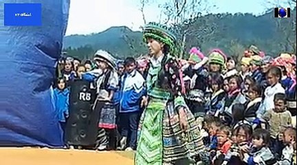 Descargar video: nkauj hmong seev kev lom zeem 2018 nyob nyab laj teb