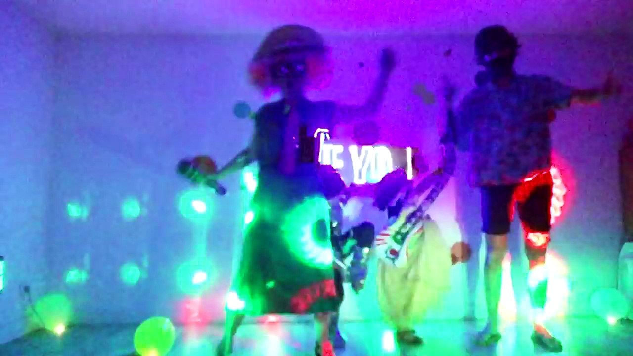 MUSIQUE qui BOUGE - DEMO JOUETS - CLIP OFFICIEL 