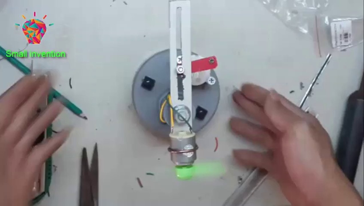 How to Make a Revolving Table Fan at Home - Best out of waste