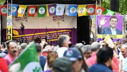 Alman Polisi, HDP'nin Köln'de Düzenlediği Mitingde Sözcüleri Konuşturmadı