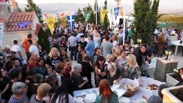 Πιστοί στο ραντεβού τους στην Αγία Σοφία στο Φραντζή Λαμίας