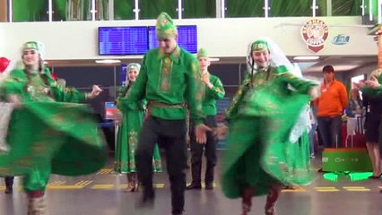 Tataristan’dan Türkiye’ye devlet töreni ile gelen turistler karşılandı