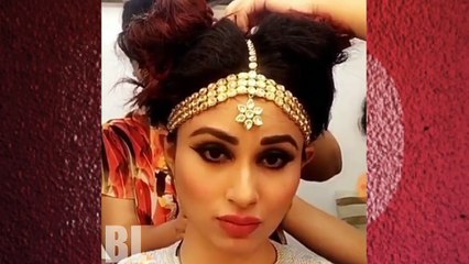 Tải video: Off-screen Naagin 2 Actors-Last Day Shooting of Mouni Roy Adaa Khan Naagin 2 Episode-136 25 jun 2017