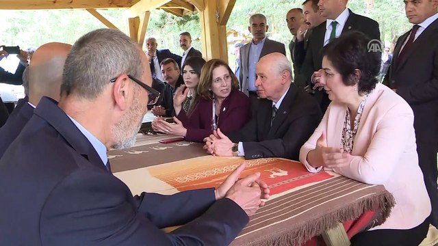 Bahçeli Kızılcaham'da doğa yürüyüşü yaptı - ANKARA
