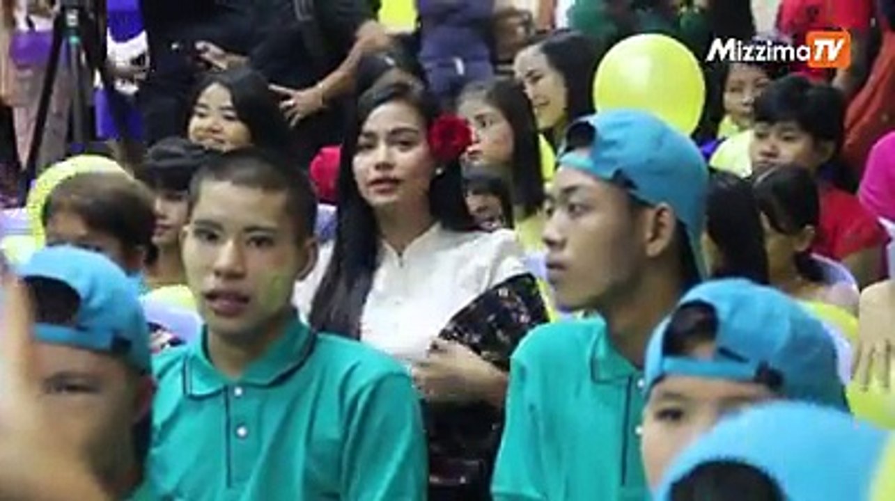 ေမြးေန႔မွာ အသက္ကို ထုတ္ေျပာလိုက္တဲ့ မေအးေသာင္း================အႏုပညာရွင္ ေအး၀တ္ရည္ေသာင္းေခၚ မေအးေသာင္းရဲ႕  ေမလ ၂၇ ရက္တြင္ က်ေရာက္တဲ့ အသက္ ၃၄ ႏွစ္ ျပည့္ ေမြးေန