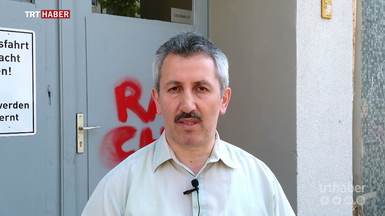 Terör örgütü yandaşları Almanya’da camiye saldırdı