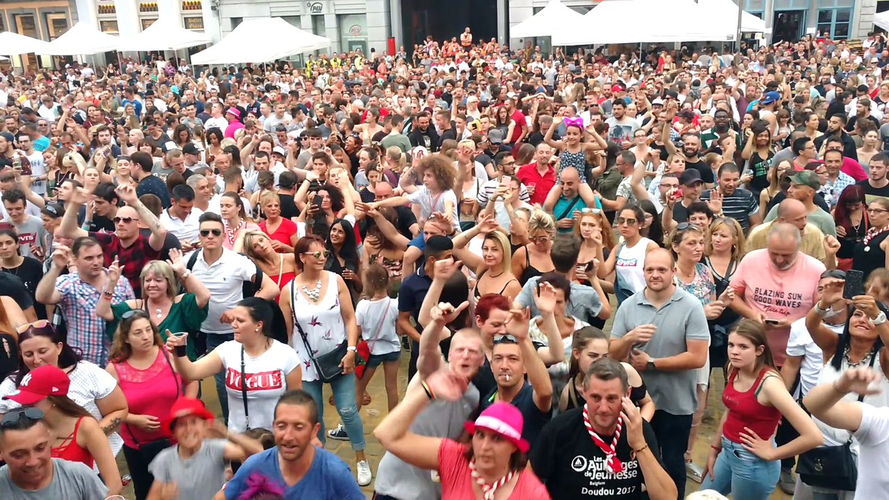 Succès pour les DJ sur la place de Mons .Vidéo  1 Eric Ghislain