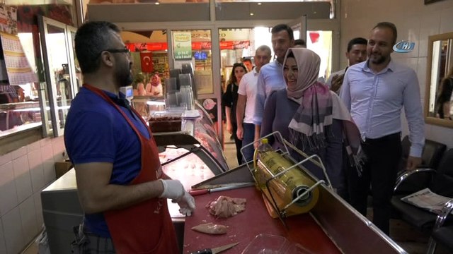 Sena Nur Çelik Alanya’da balık halini ve Pazar esnafını ziyaret etti