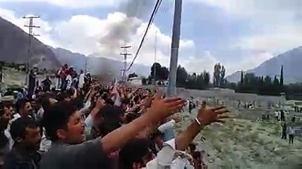 People Welcomed PM Abbasi With "Chor Aaya Chor Aaya" Slogans in Gilgit Baltistan