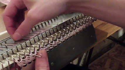 Easy!! lace making on a knitting machine