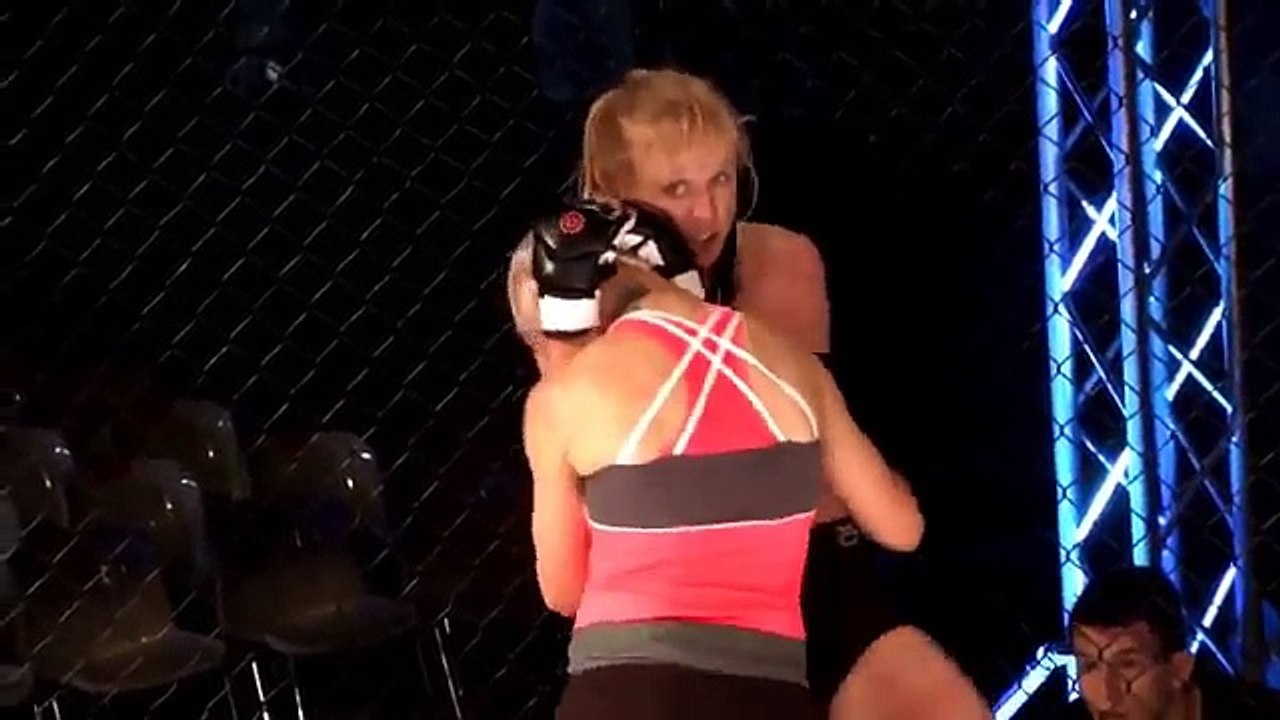 MMA Fighting Girls | Suvi Salmimies vs Clemence Schreiber