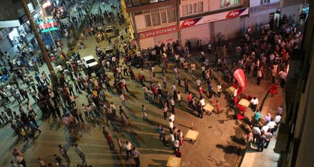 İki Aşiret Birbirine Girdi, Ortalık Savaş Alanına Döndü: 2'si Polis 17 Yaralı