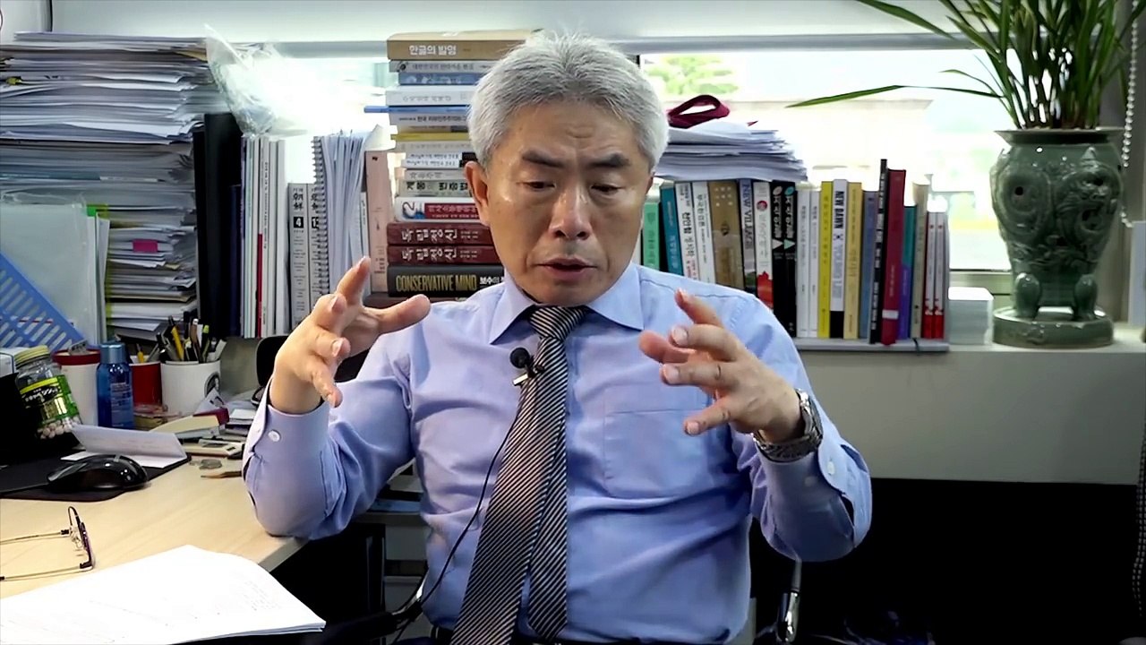 문재인은 누구를 위해 뛰나 ( 정규재 영상칼럼; 05월27일 )