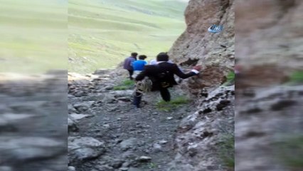 Uçkun toplamaya giden çocuklar uçurumdan düştü: 1 ölü, 1 yaralı