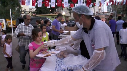 Bakan Elvan, vatandaşlarla iftar yaptı - MERSİN