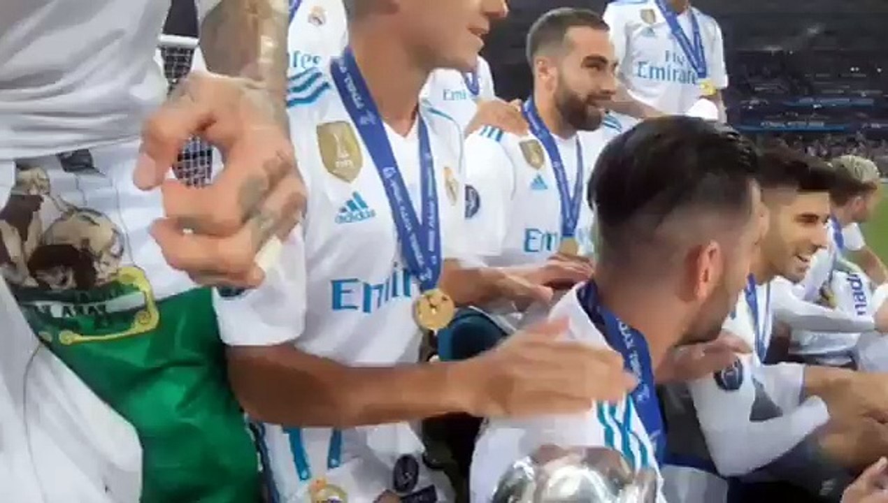 "¿Dónde está CR7?", el cántico de los jugadores del Real Madrid durante la celebración de la Champions