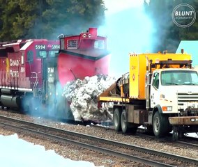 Déneiger un train avec un réacteur d'avion... Efficace