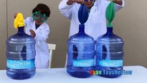 BLOWING UP GIANT BALLOON Baking Soda and Vinegar Experiment for kids