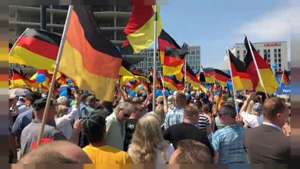 La extrema derecha muestra músculo en Berlín