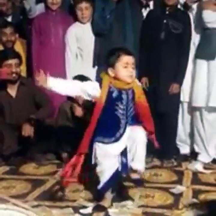 Kid dance amazing