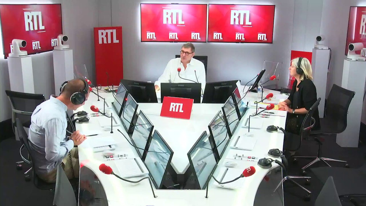 Le chewing-gum en marchant, un allié contre le surpoids