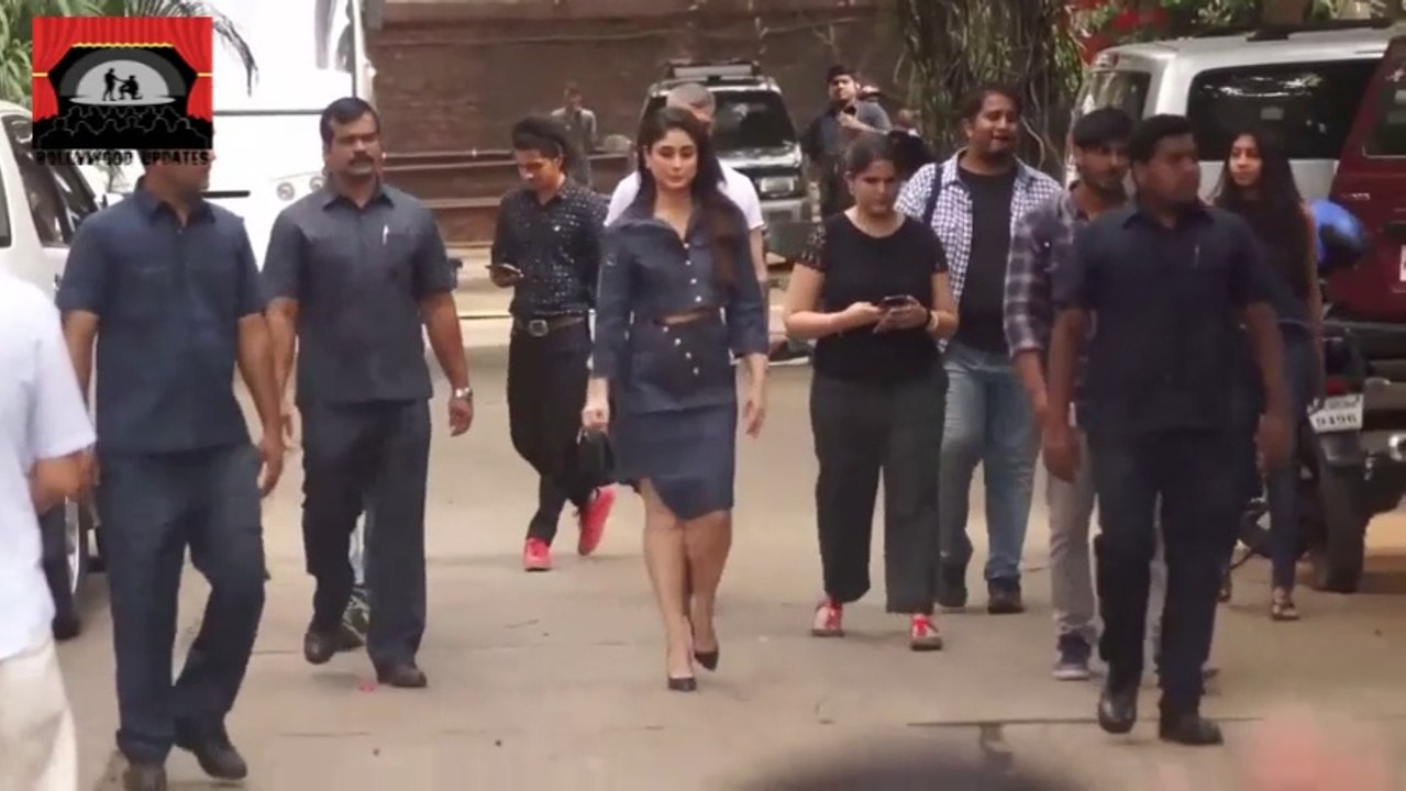 करीना कपूर और सैफ अली खान पोहचे बांद्रा !