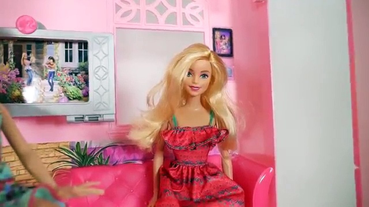 Barbie, Ken and Play Doh BBQ play set.