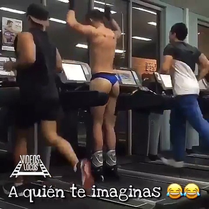 Hombre Sexy Bailando Tiene Un Acidente