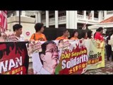 MMOTV: Noisy reception for Guan Eng at Penang courthouse