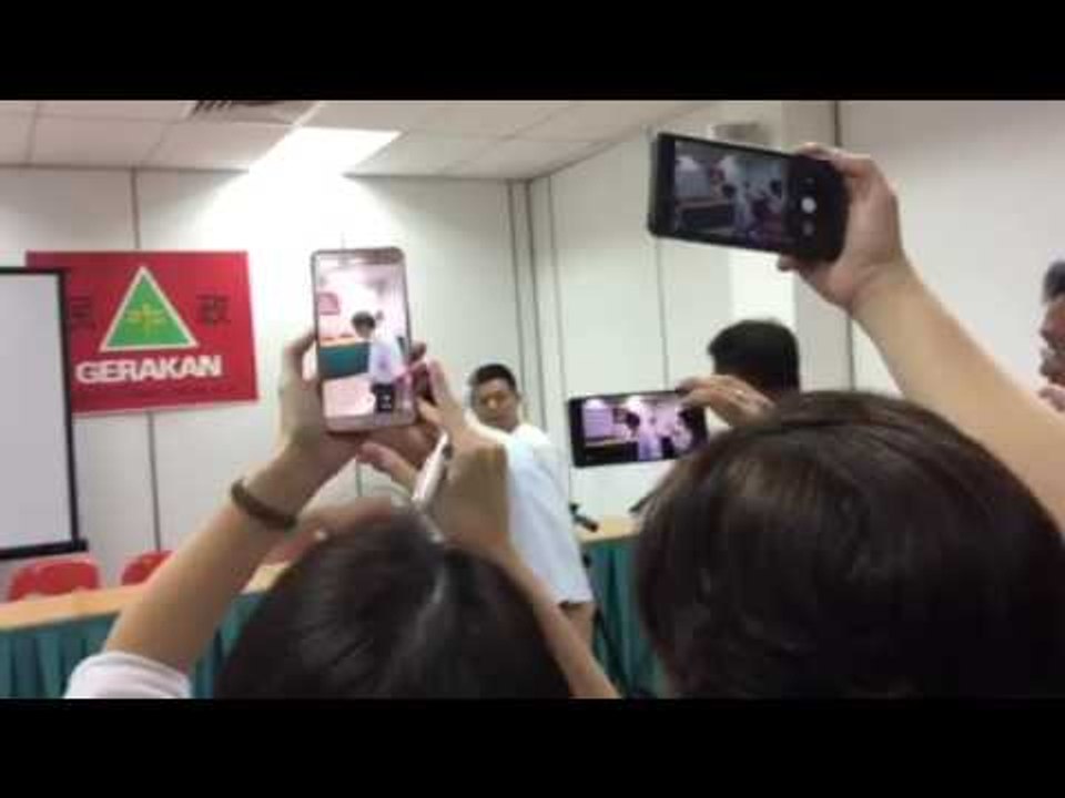 MMOTV: Penang Gerakan chief tapes mouth in symbolic protest