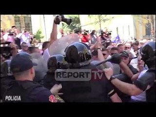 PD publikon videon: Ja momenti kur u godit kryeredaktori i ‘RD’ Bledi Kasmi