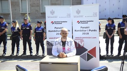 Скачать видео: Momentet 'pikante' në protestën e opozitës, nga 'Stresi' te sozia e Ramës e deri te flamujt gjermanë