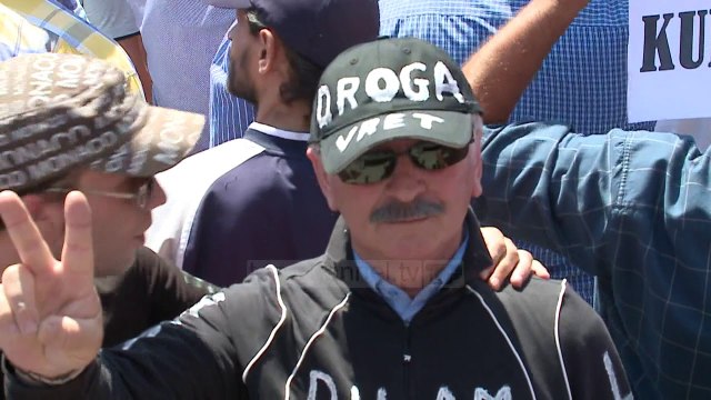 Opozita, protestë për Xhafajn. Rrethuan Ministrinë e Brendshme - Top Channel Albania