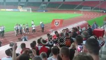 Ora News - Skënderbeu ngre trofeun e Kupës së Shqipërisë