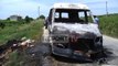 Report TV - Digjet furgoni i mbushur me bukë në Lushnjë, shpëtojnë burrë e grua