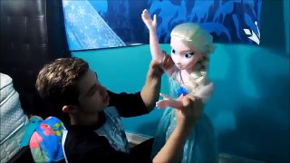 FROZEN LIFE SIZE, MY SIZE ELSA DOLL REVIEW! CHRISTMAS