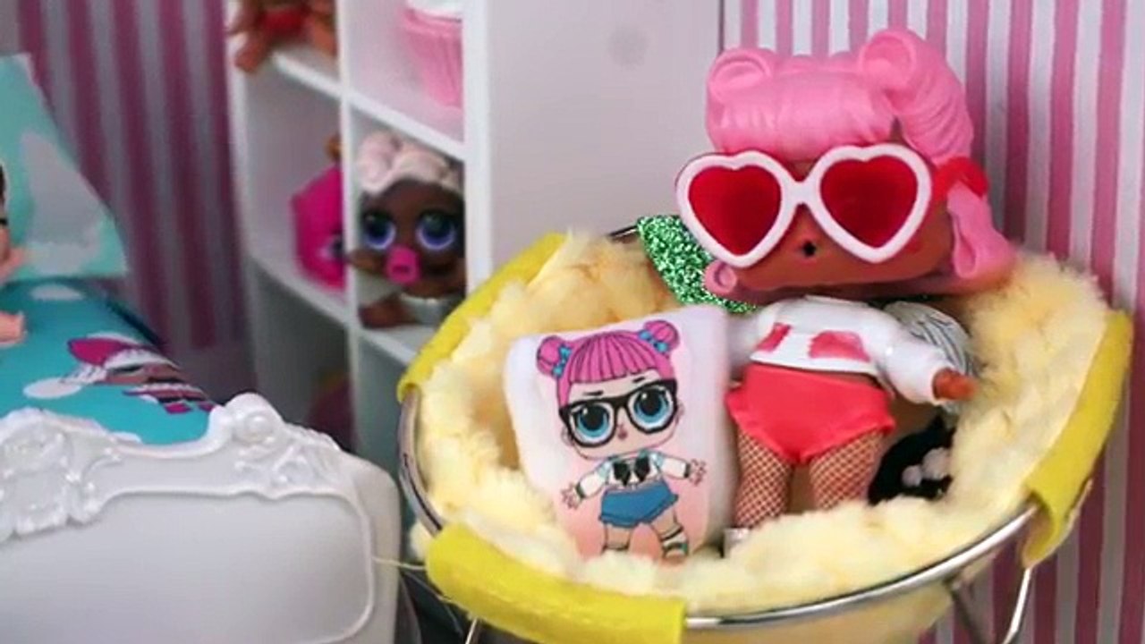 Barbie Doll LOL Surprise Themed Bedroom Tour & New LOL Confetti Pop Opening