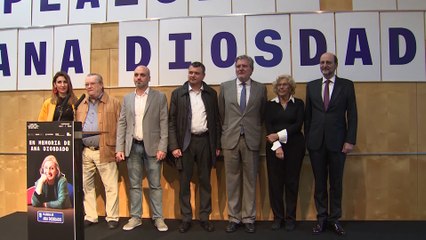 Descubren la placa 'Plazuela de Ana Diosdado' en Madrid