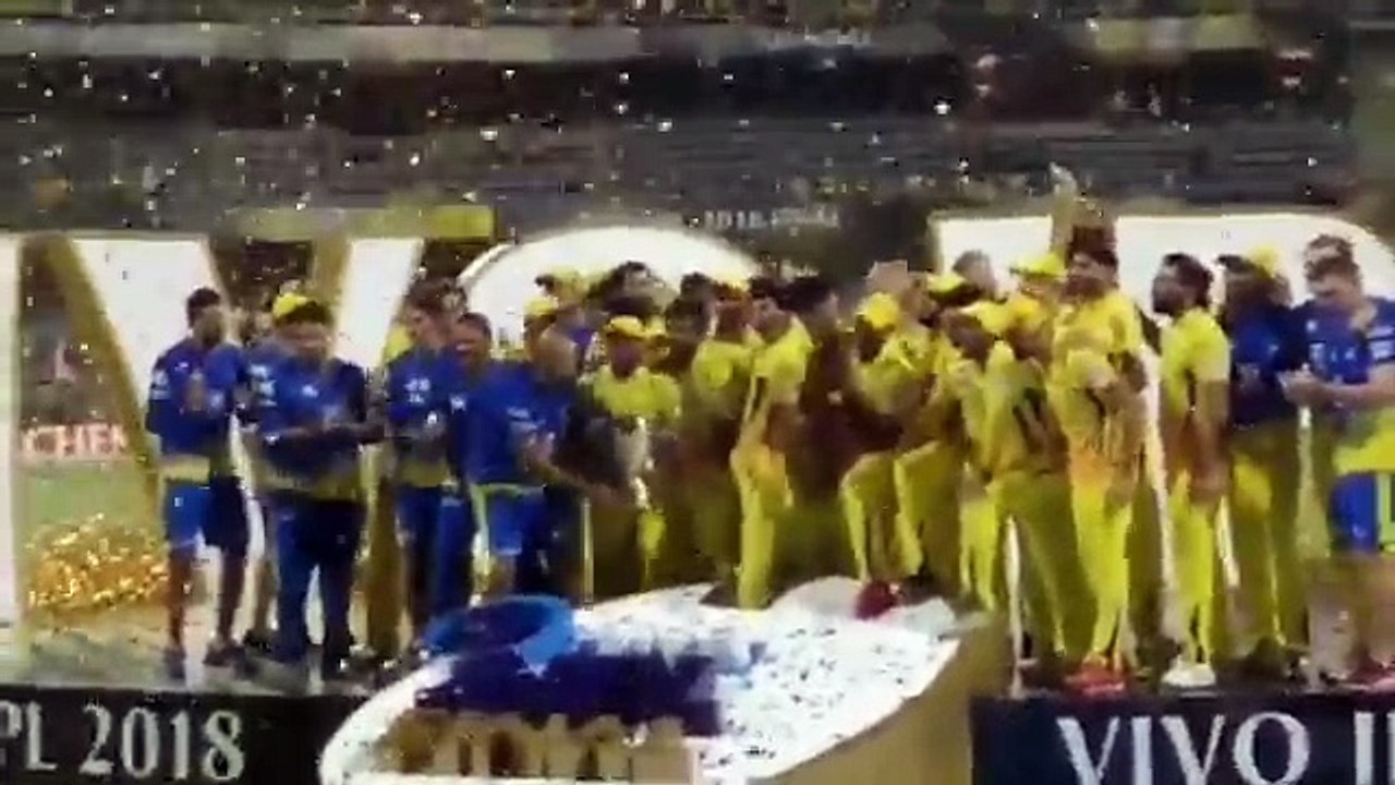 Csk winning celebration and dj bravo dance 2018
