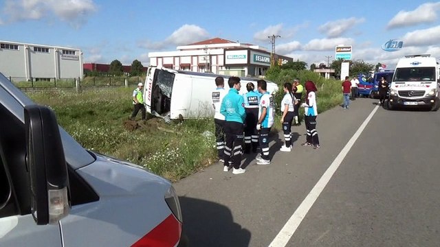 Çorlu D-100'de işçi servisi devrildi: 10 yaralı