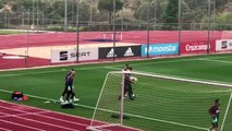 Gritos a Piqué durante el entrenamiento de la Selección