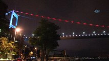 Fatih Sultan Mehmet Köprüsü Azerbaycan Bayrağının rengiyle aydınlatıldı