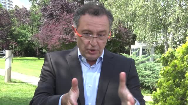 Omurga Eğriliği Olan Anne Babalar Dikkat