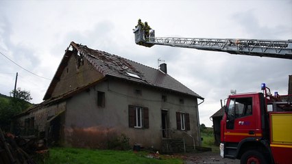 St-SYMPHORIEN : La foudre tombe sur une maison