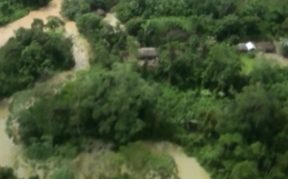 Casas inundad y cultivos inundados es la consecuencia del desborde de ríos en la comunidad de Pastaza