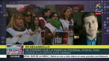 Télécharger la video: Marchan en Argentina contra política de ajuste de Macri