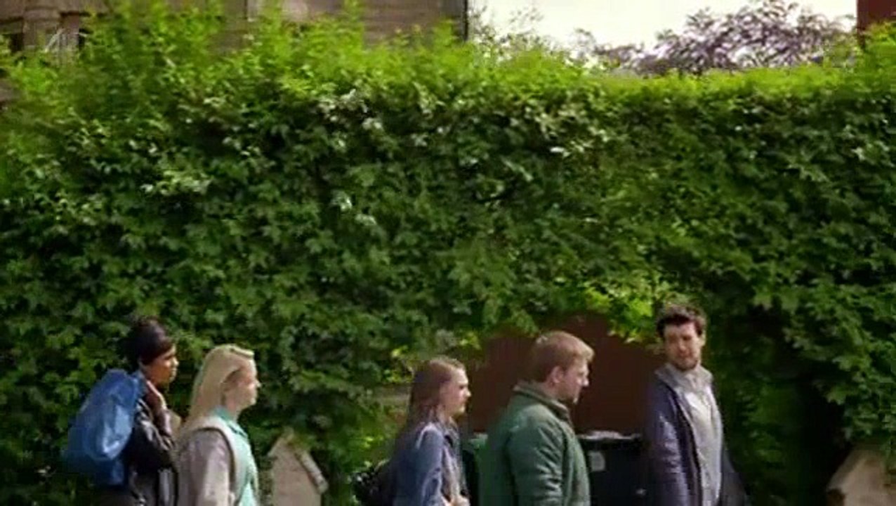 Fresh Meat S01E02