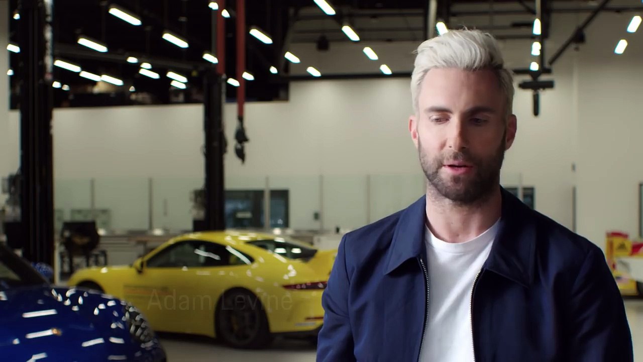 VÍDEO: Adam Levine prueba el Porsche Mission E